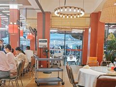 -刘姐啤酒鱼民族演艺餐厅(西街总店)