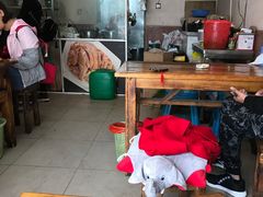 大堂-弥勒卤鸡米线(沪瑞线店)