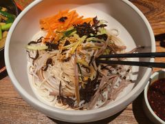 鸡丝凉米线-云海肴·汽锅鸡·云南菜(美罗城店)