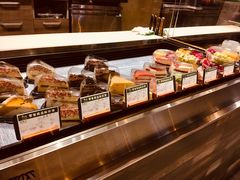 面包甜点陈列柜-海岩咖啡(茂业天地店)