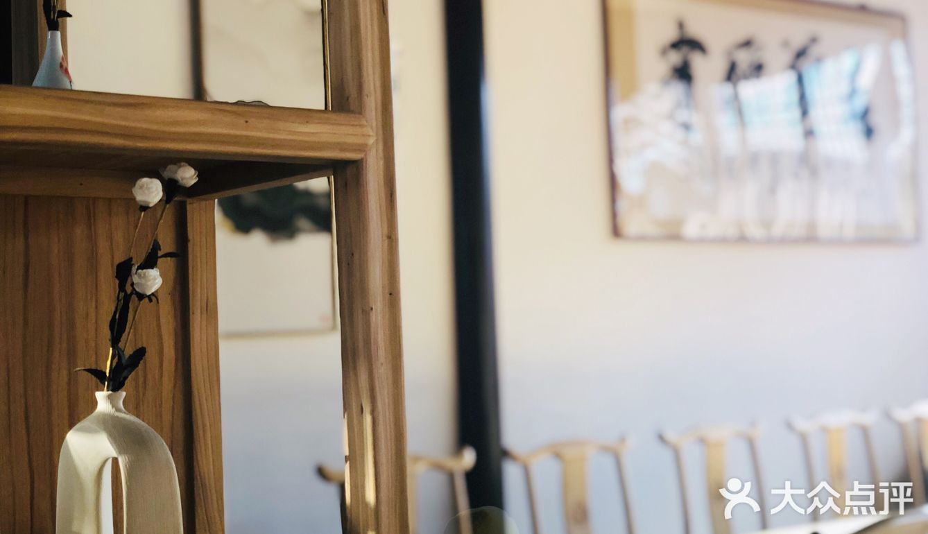 连降噪耳机都能够舍弃，一个双肩包就到达这里