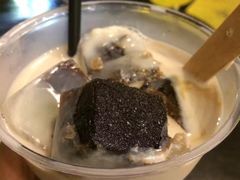 -莓园冰淇淋店
