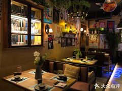 -临界音乐酒馆·小龙虾·江湖菜(华熙LIVE·鱼洞店)