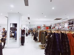 -优衣库(石家庄裕华万达广场店)