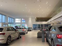 -上海冠松华奥奥迪4S店(张江店)