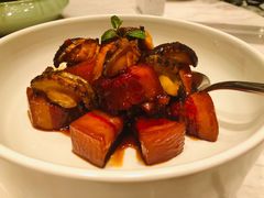 秘制红烧肉配鲍鱼-宴昆山·私房菜(春晖店)