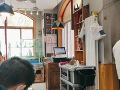 大堂-一捞鲜•青岛大虾面(八大关店)
