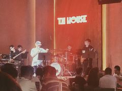 -TZ House音乐现场(来福士中心店)