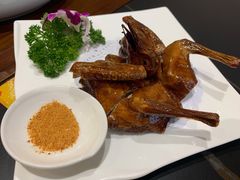 脆皮妙龄乳鸽-最忆早茶(蜀汉路店)