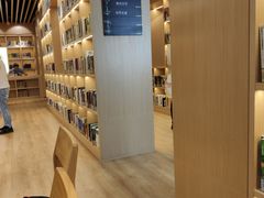 -漕河泾街道图书馆(漕河泾社区文化活动中心店)