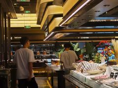 -钱小奴海鲜自助黑金店(杭州滨江龙湖店)