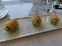 金枕榴莲酥-唐阁海景中餐厅·早茶·粤菜•生日聚餐(海口朗廷酒店)