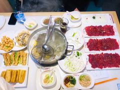 -浪里寻·臻牛养生牛肉火锅(方圆荟店)