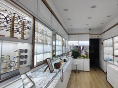 -翰佐蔡司小乐圆·依视路星趣控·暴龙眼镜折扣店