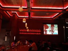 -饮湖威士忌鸡尾酒吧