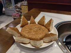 油炸青稞饼-乡土特色.冷锅鱼.牦牛肉汤锅