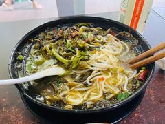 酸菜火腿米线-李米线(总店)