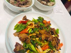 -犇逸·乐山跷脚牛肉·四川现炒(览海店)