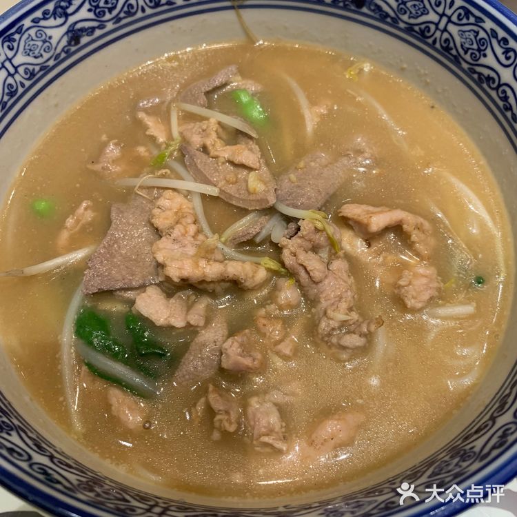 位置在浦东商城路南泉路路口，地铁便捷，九号线直达