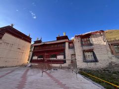 -比如骷髅墙景区