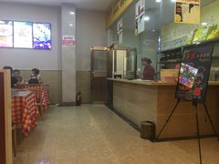 -鲁班小馆(政四街店)