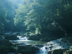 -安吉龙王山峡谷漂流