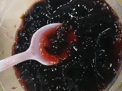 草莓龟苓膏-龙记桂林米粉(财满街店)