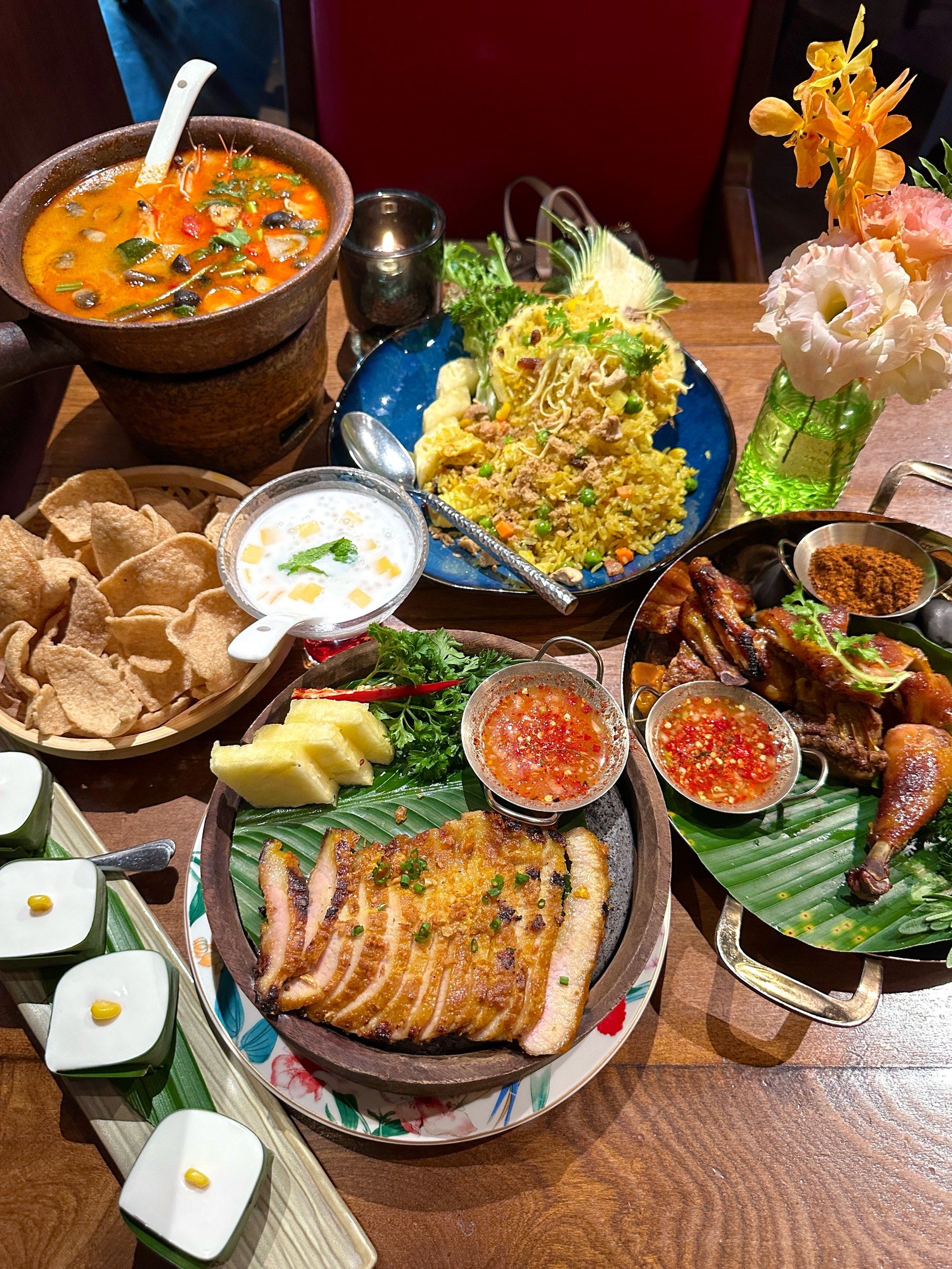 和好朋友吃到了超级好吃的泰国菜