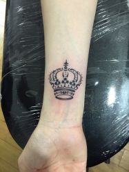 -Black Tattoo Studio