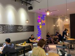 大堂-HELLO 27 意面·沙拉·帕尼尼