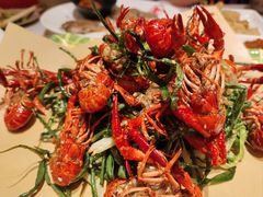 -肥肥虾庄·金牌油焖大虾(首义路店)