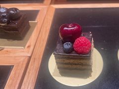 -雍容荟帝王蟹活龙虾展台自助(IFS黑金店)