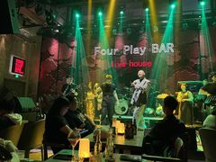 -FOUR PLAY BAR