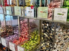 -VENCHI 闻绮(上海佛罗伦萨小镇店)
