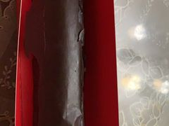 巧克力闪电泡芙-HOT CRUSH趁热集合·现烤面包(环球港店)