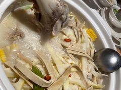 -三人行骨头王火锅(长寿店)