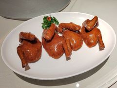 玻璃脆皮妙龄乳鸭-利苑酒家(华熙国际店)