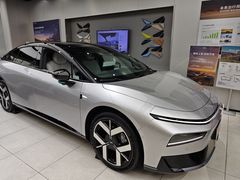 -小鹏汽车(上海静安大融城店)