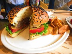 招牌牛肉汉堡-UPPER KITCHEN(延安路店)