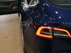 -TESLA 特斯拉(上海太古汇体验店)