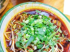 -拈签一笑黄牛肉辣卤串串