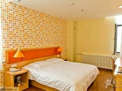 -莫泰酒店(上海虹桥北新泾地铁站天山路店)