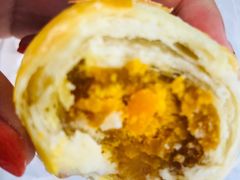 蛋黄酥-昆明冠生园·蛋糕·面包(朗悦湾店)