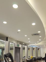 点击看大图 -八佰伴8008星级形象店