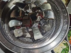 -围炉肉舍•炭烤活鳗•丹东海鲜烤肉(步行街店)