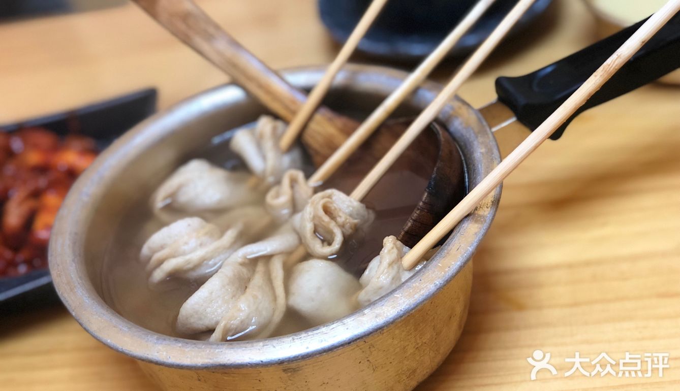 二楼还有小包厢，早去早有哦，点了几个热销菜，量都不算多