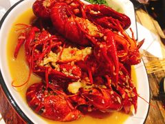 -虾弄弄海派小龙虾·牛羊蝎子火锅