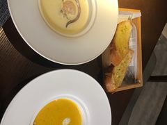 -卡普里披萨·牛扒·下午茶
