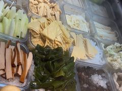 -红渡小香·牛肉麻辣香锅(车站南路店)