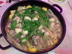-樱花里音乐餐吧·牛扒椰子鸡(东圃店)